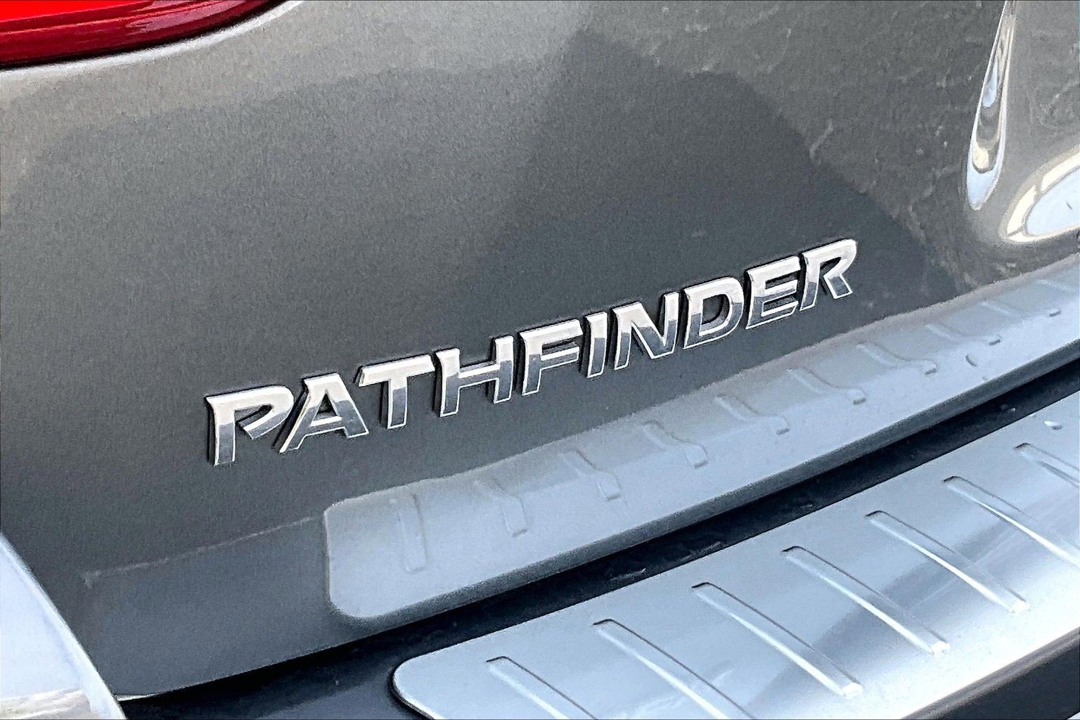 2020 Nissan Pathfinder S