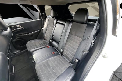 2023 Mitsubishi Outlander SE