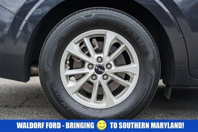 2023 Kia Carnival LX