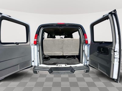 2025 Chevrolet Express Passenger 1LT