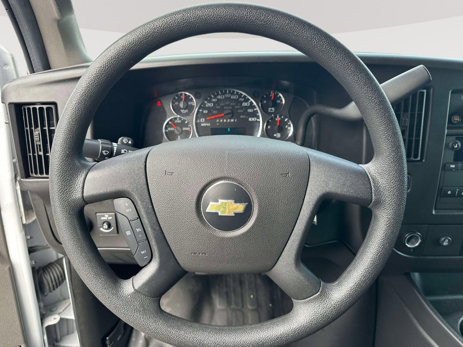 2022 Chevrolet Express Cargo 2500 WT