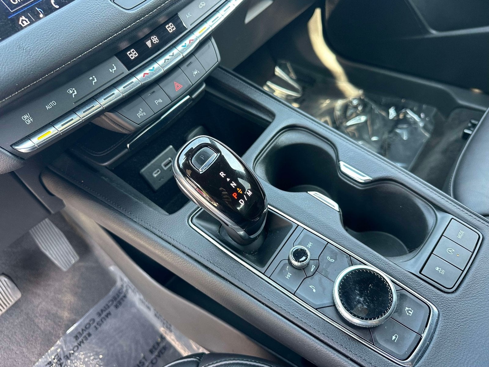 2023 Cadillac XT4 AWD Premium Luxury