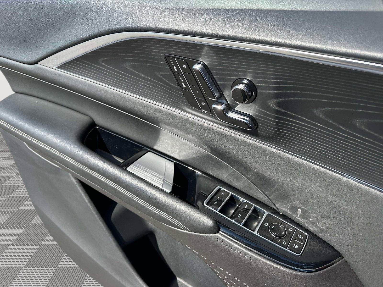 2024 Cadillac LYRIQ Sport 1