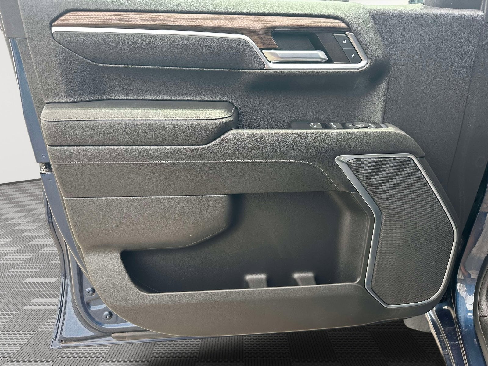 2022 Chevrolet Silverado 1500 LT (2FL)