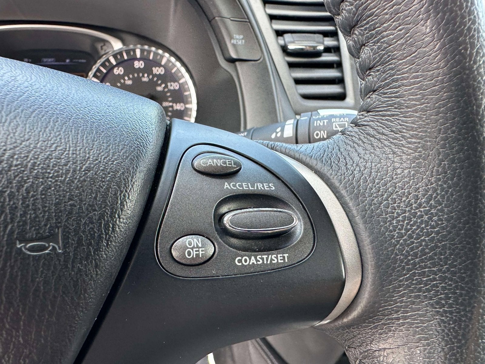 2017 INFINITI QX60 Base