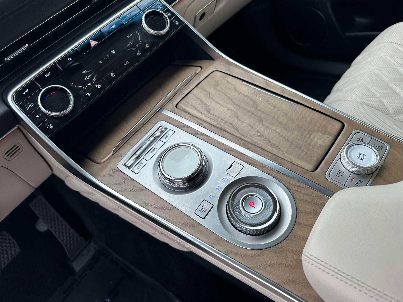 2023 Genesis GV80 Base