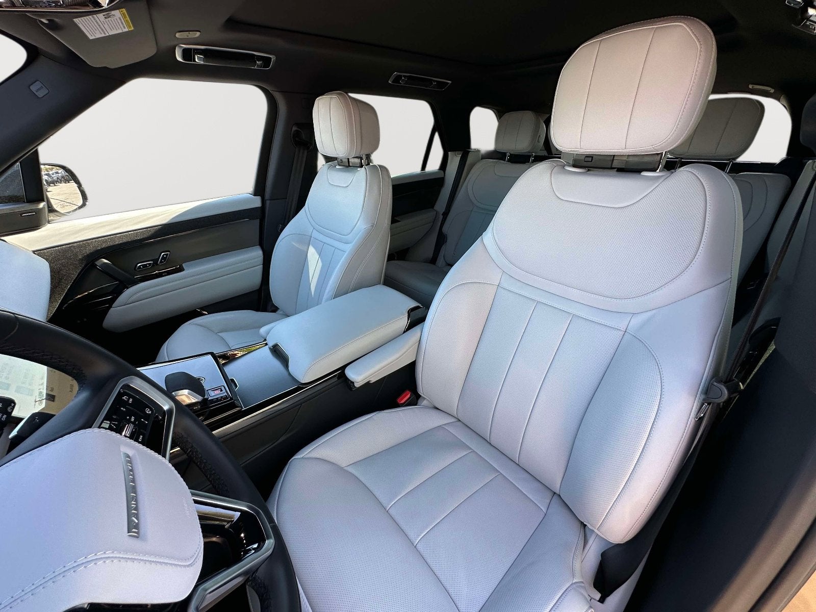 2025 Land Rover Range Rover Sport SE