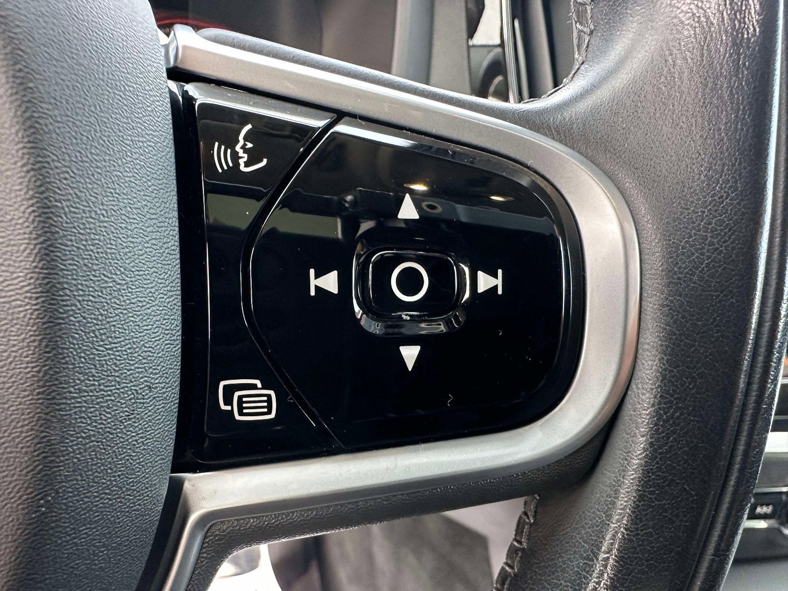 2021 Volvo V60 Cross Country Base