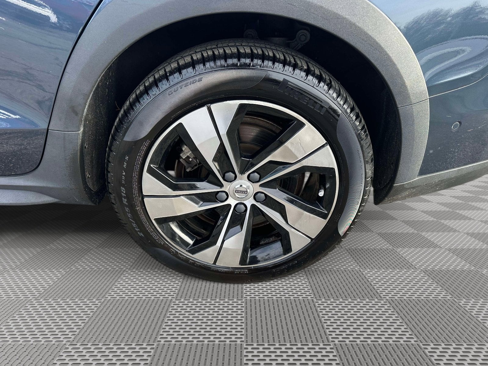 2021 Volvo V60 Cross Country Base